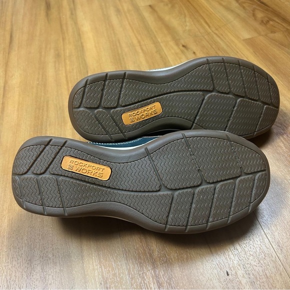 Rockport Women’s Blue and Tan Moccasins with Classic Design - Picture 9 of 10